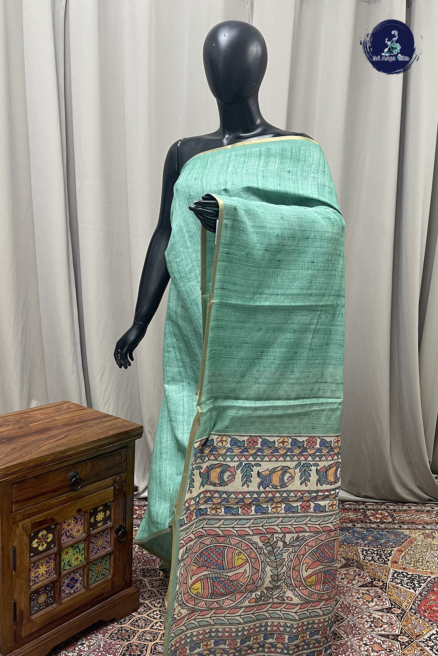 Green Linen Saree With Plain Pattern