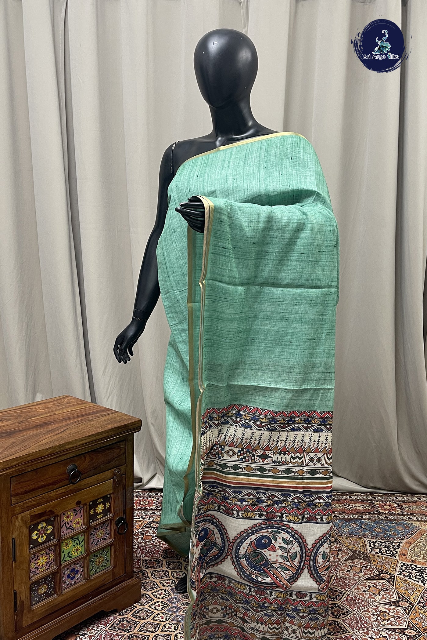 Green Linen Saree With Plain Pattern