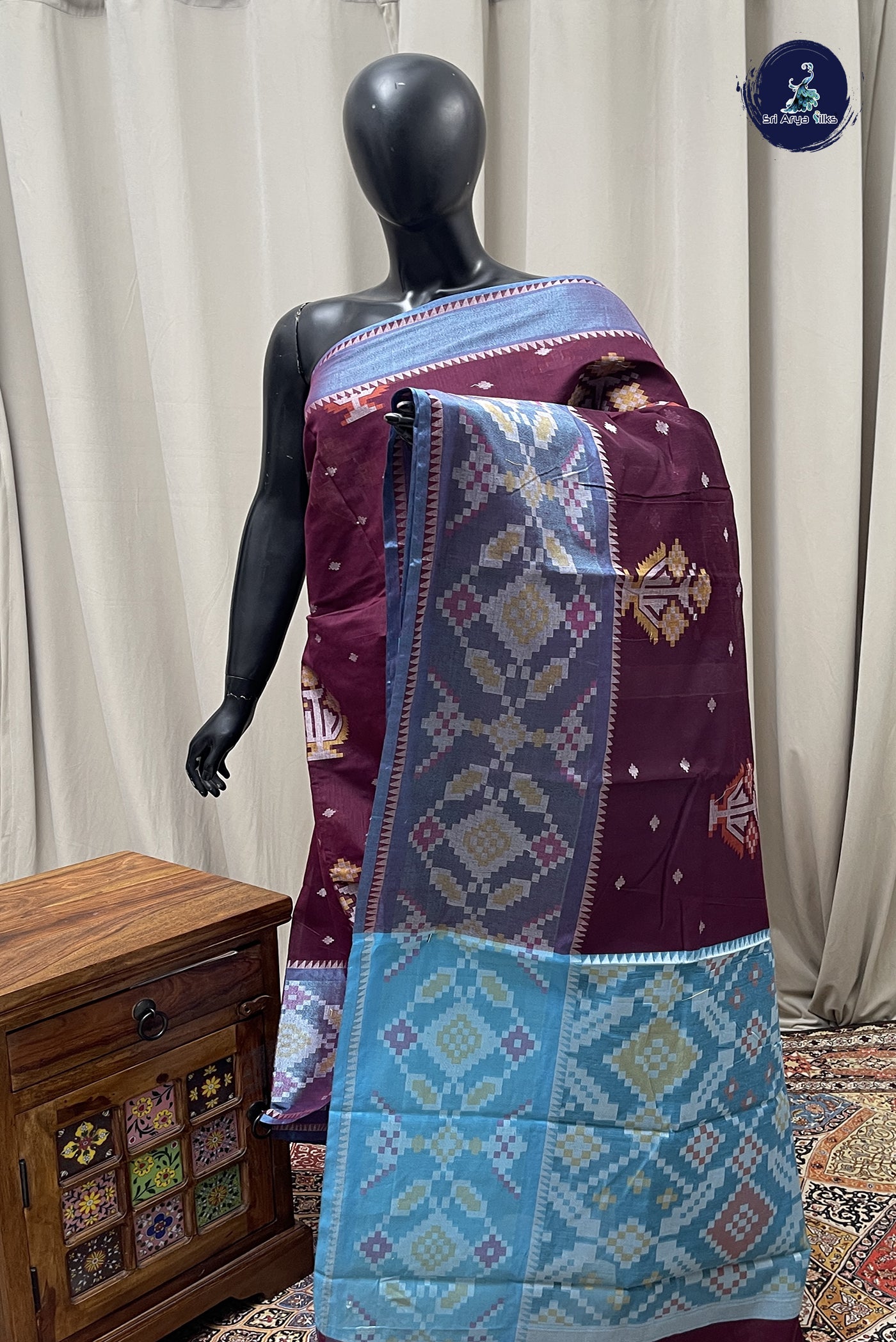 Dual Tone Maroon Cotton Saree With Ikat Pattern
