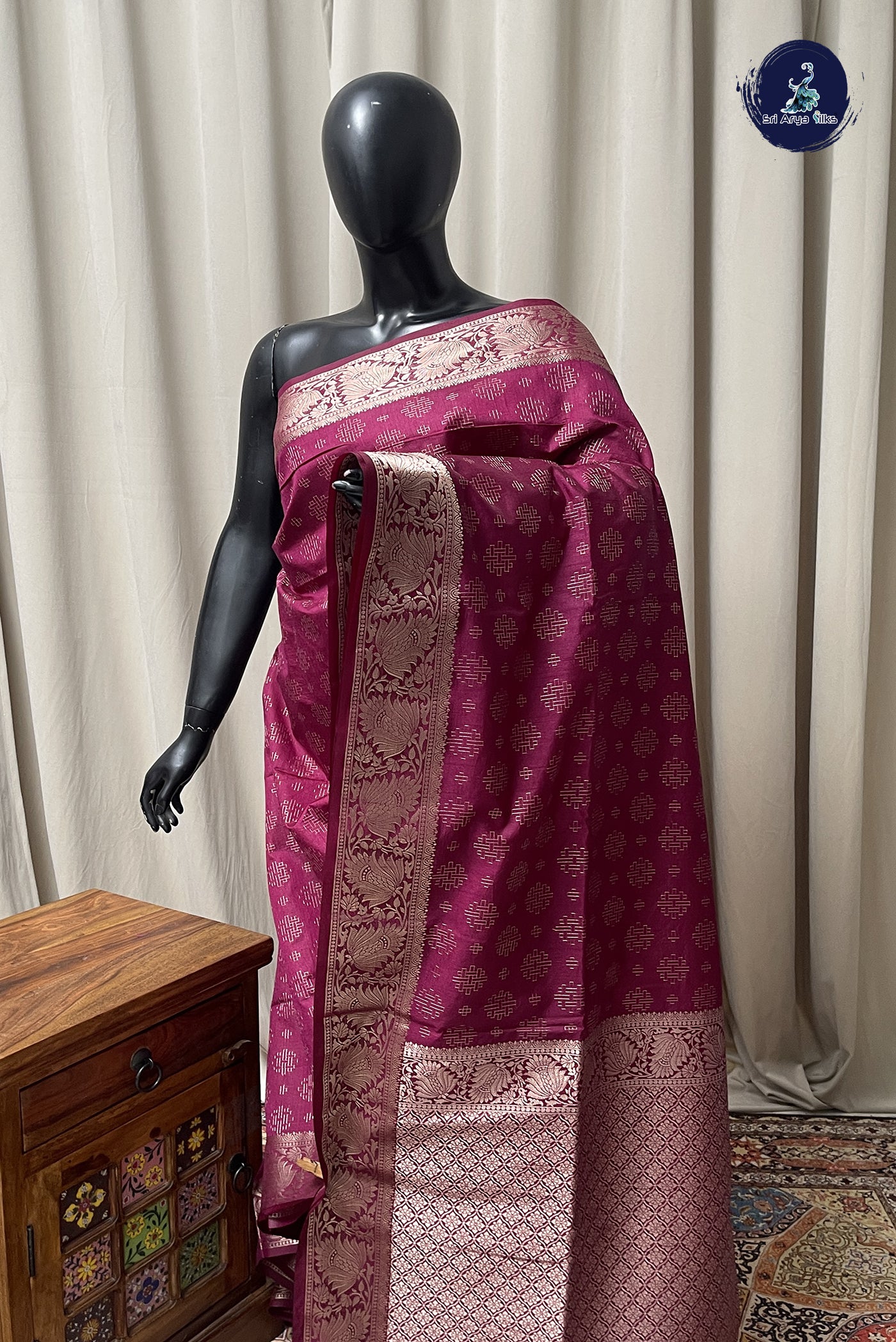 Dual Tone Maroon Semi Raw Silk Saree With Zari Woven Pattern