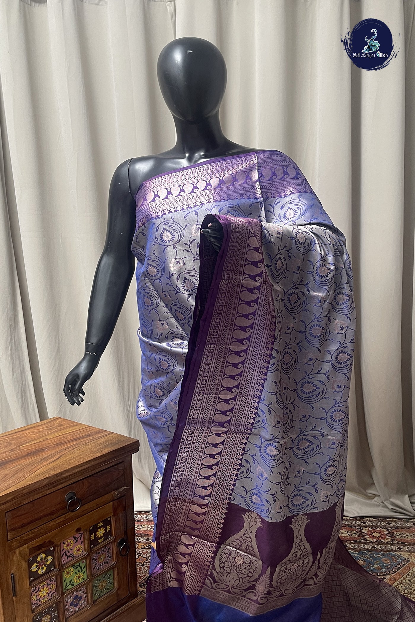 Dual Tone Violet Semi Banarasi Saree With Zari Woven Pattern