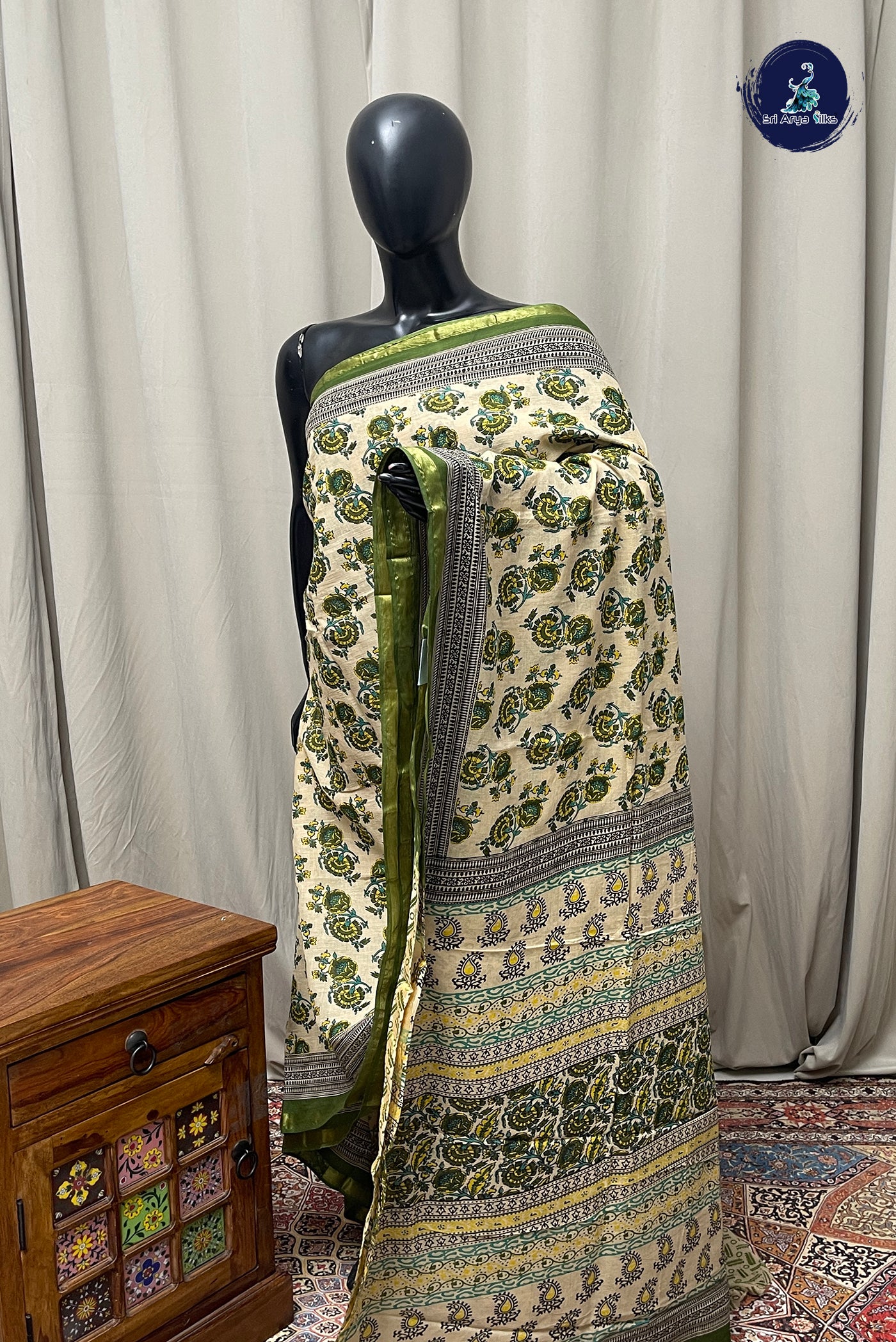Off White Cotton Saree With Printed Pattern