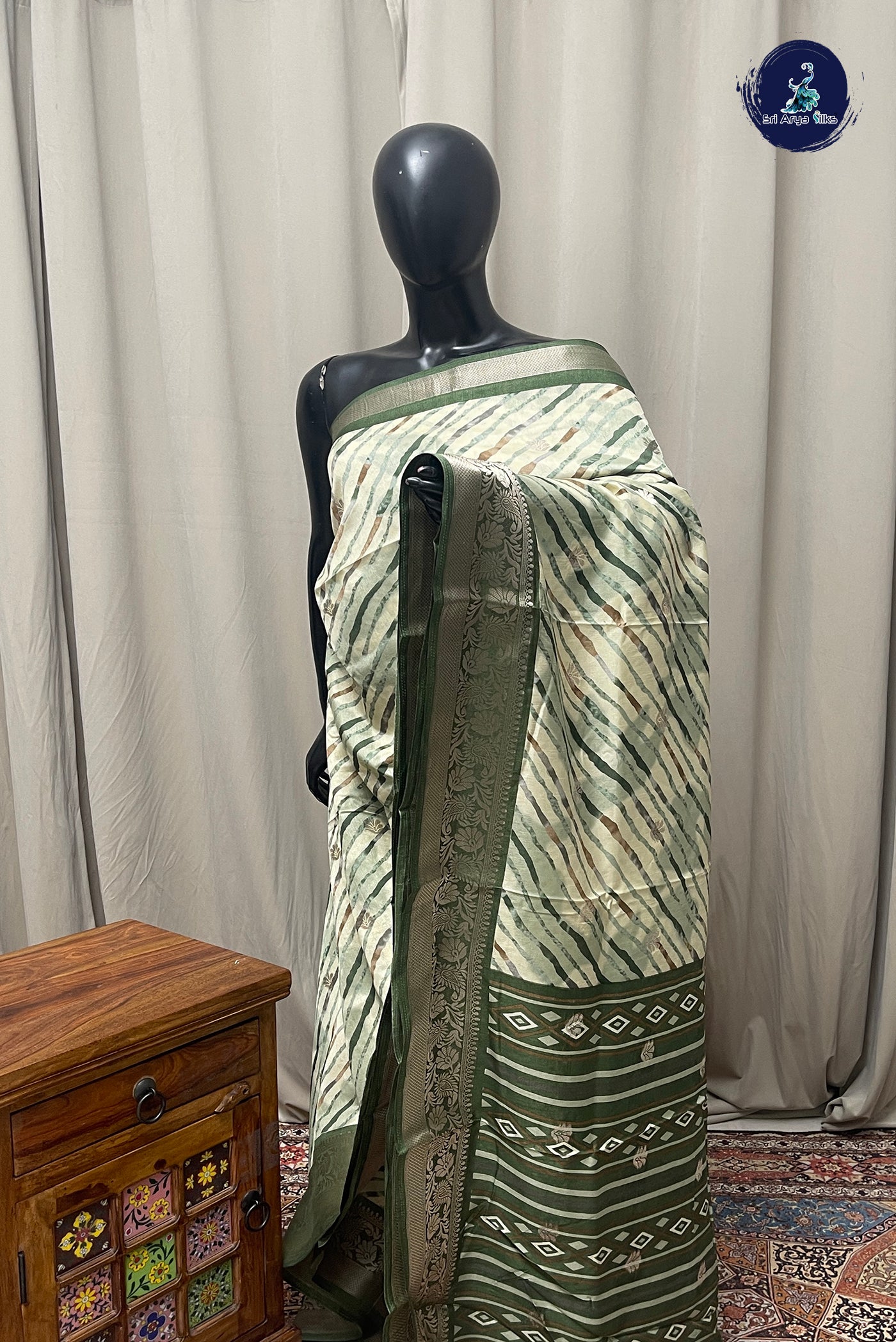 Off White Semi Crepe Silk Saree With Printed Pattern