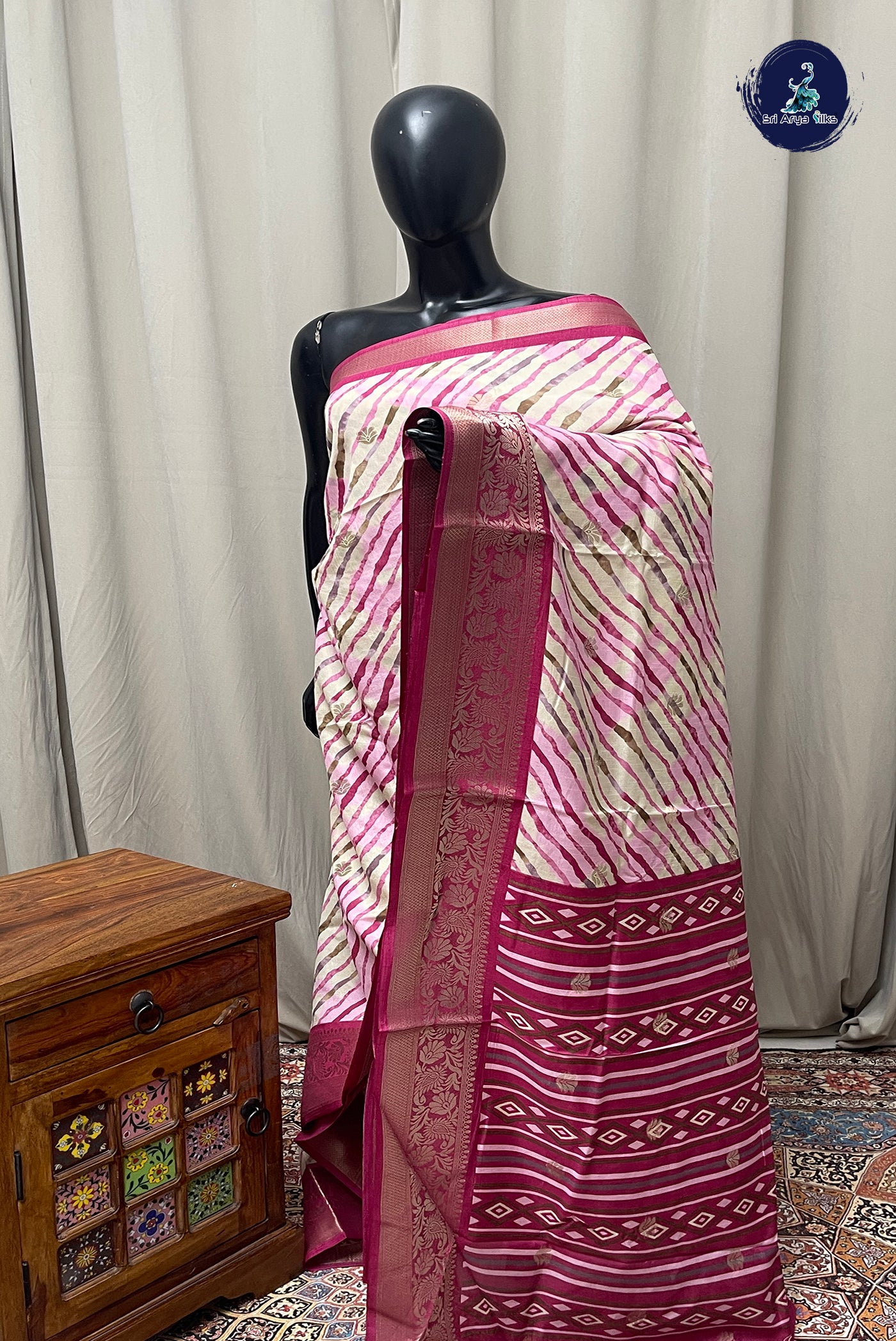 Off White Semi Crepe Silk Saree With Printed Pattern