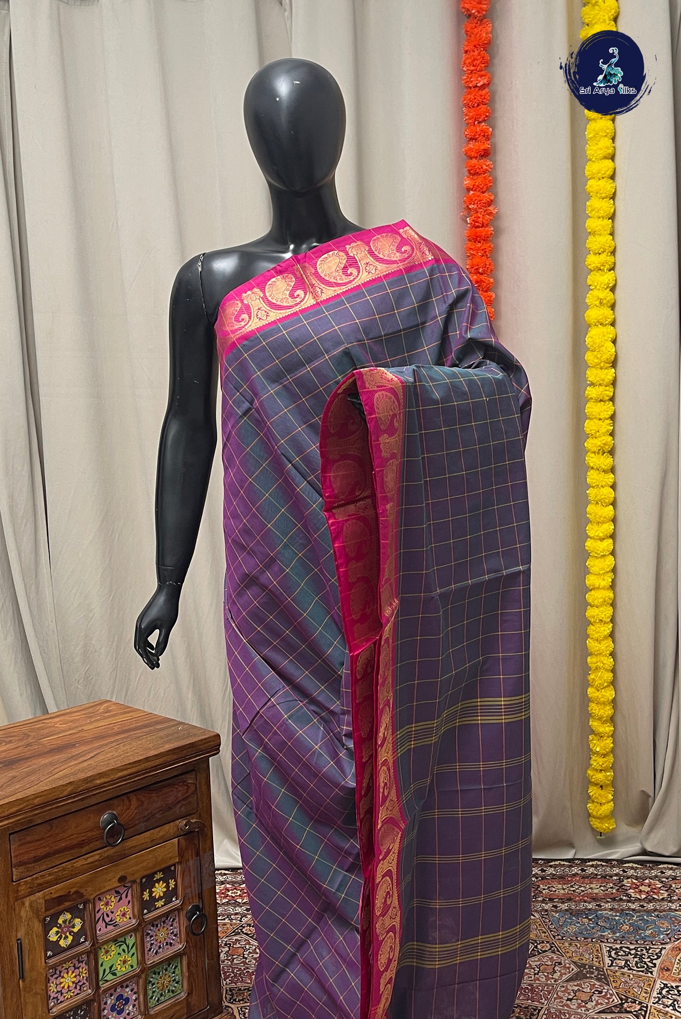 Dual Tone Green Chettinad Cotton Saree With Checked Pattern