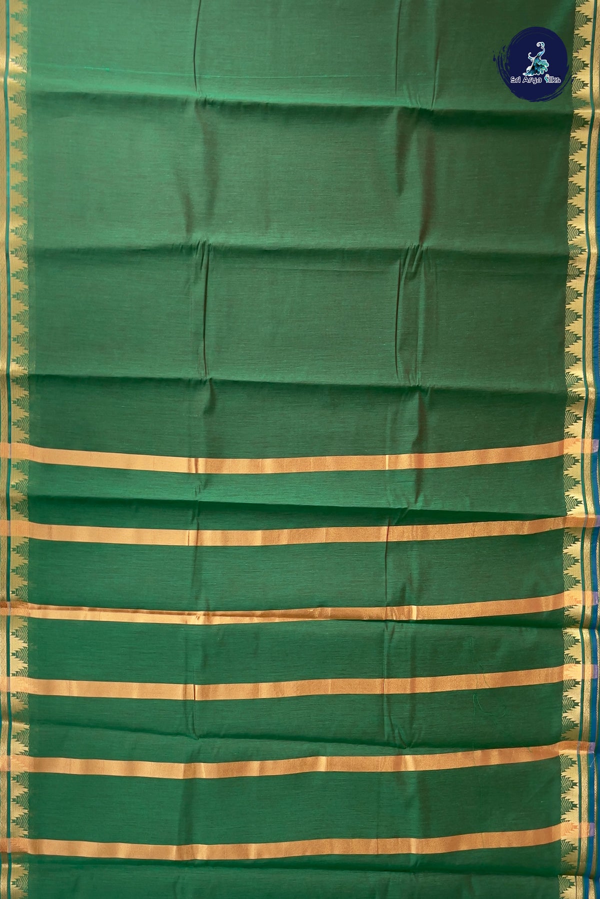 Manthulir Budget Semi Silk Cotton Saree With Plain Pattern