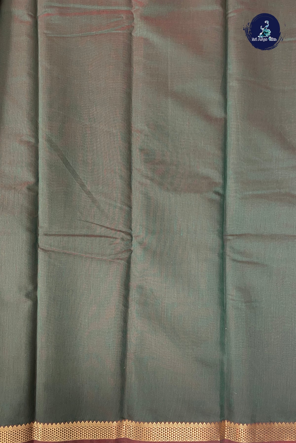 Manthulir Budget Semi Silk Cotton Saree With Plain Pattern