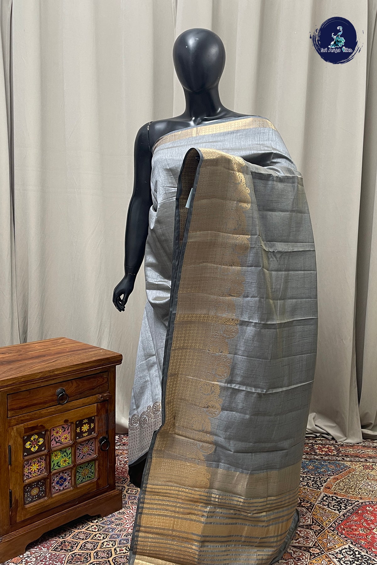 Grey Semi Tussar Saree With Plain Pattern