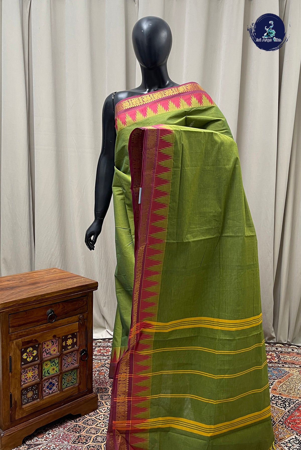Green Kanchi Cotton Saree With Plain Pattern