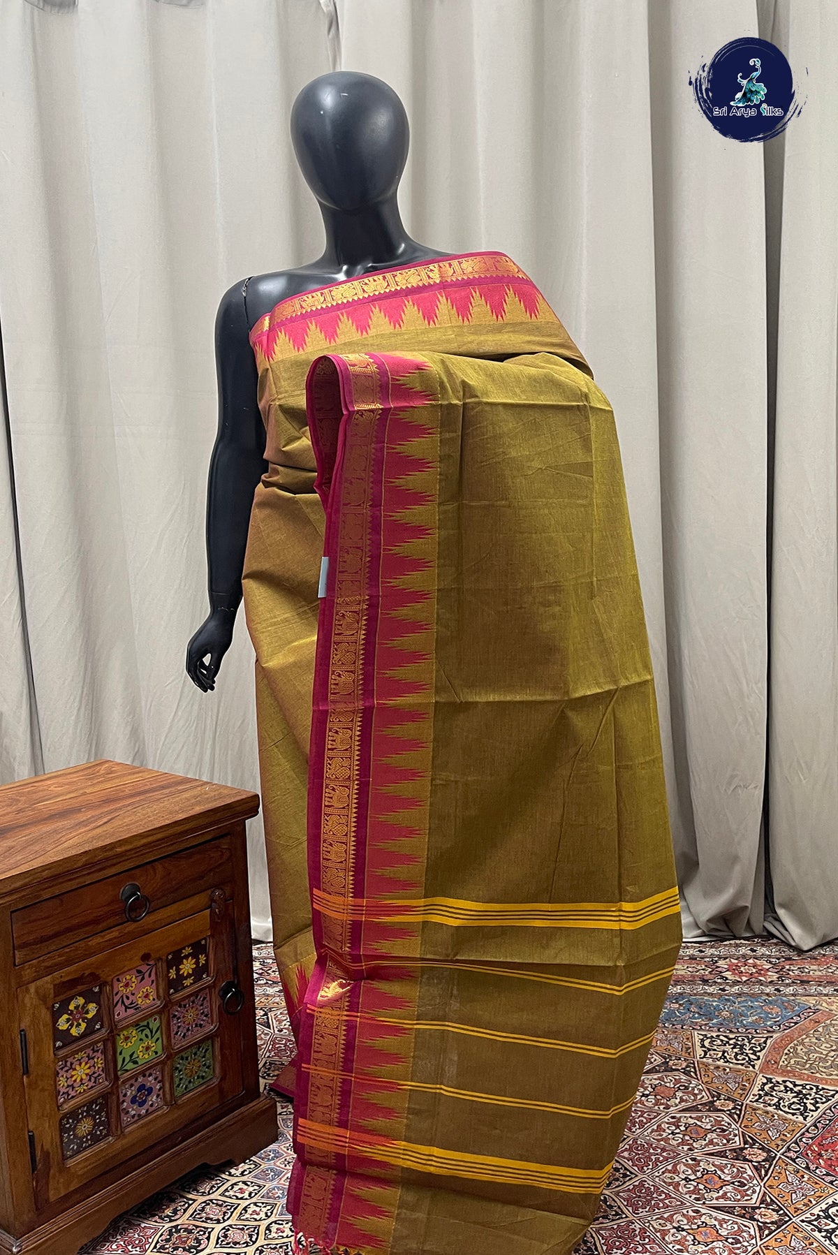 Dual Tone Mehendi Green Kanchi Cotton Saree With Plain Pattern
