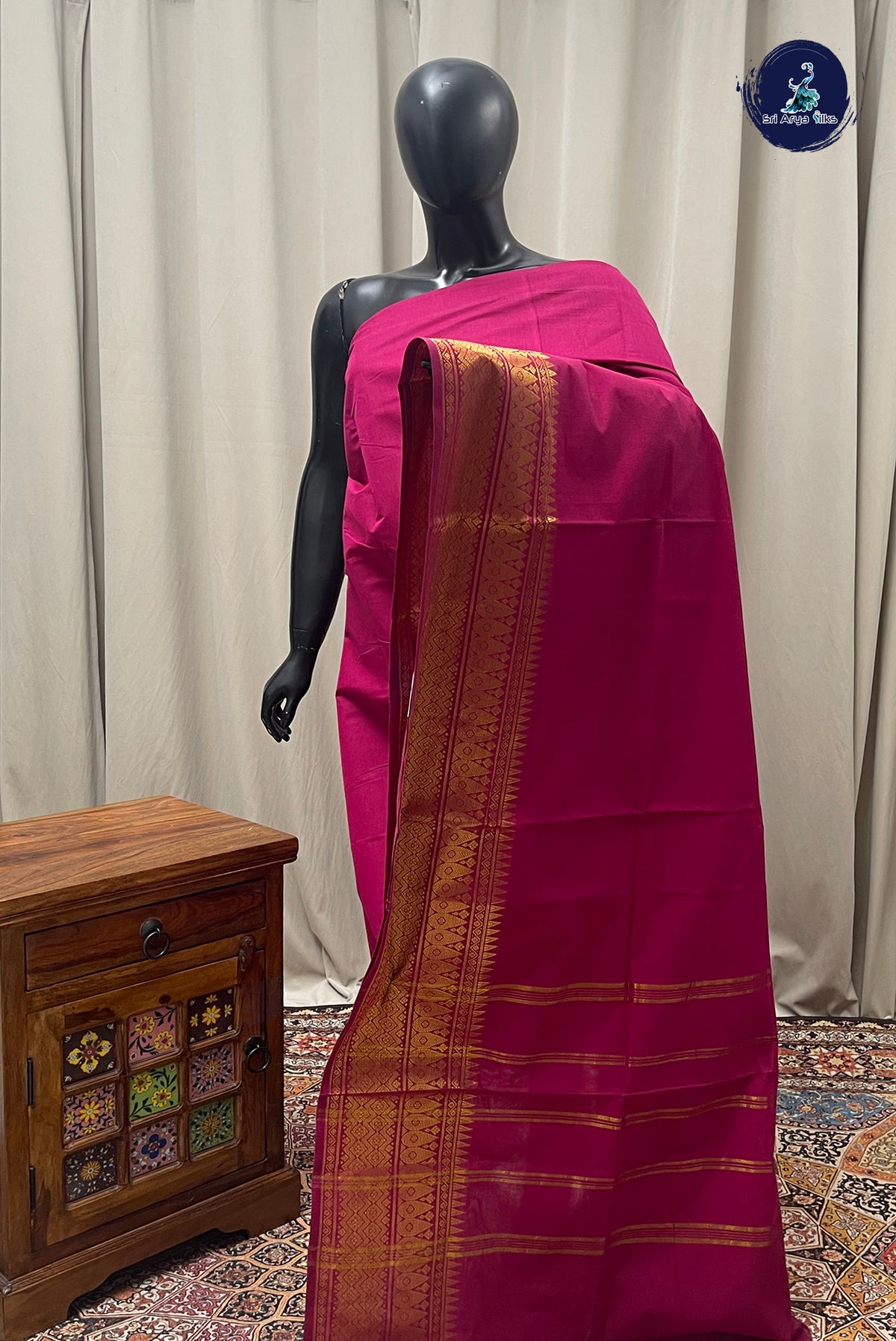 Magenta Kanchi Cotton Saree With Plain Pattern