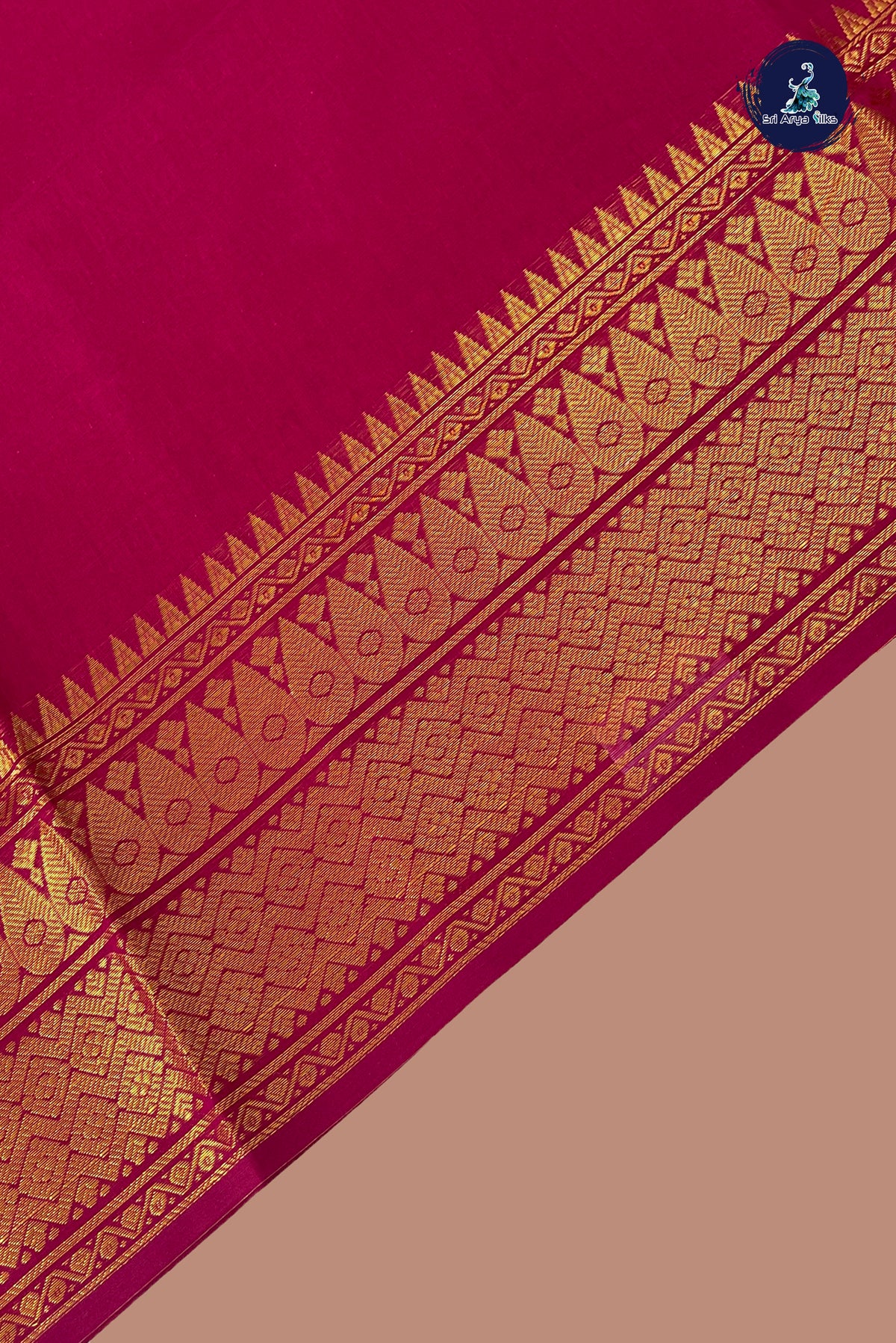 Magenta Kanchi Cotton Saree With Plain Pattern