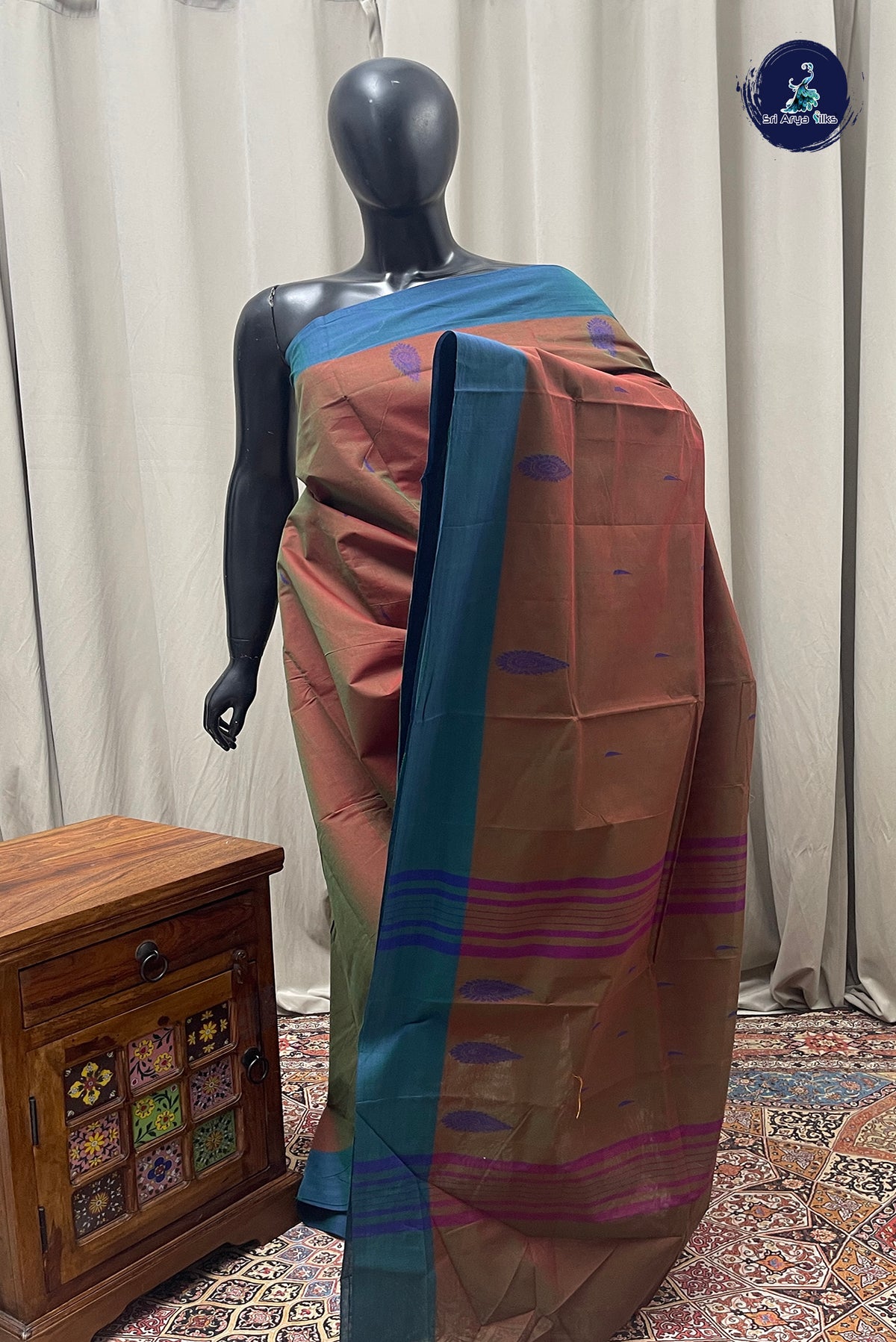 Manthulir Kanchi Cotton Saree With Buttas Pattern
