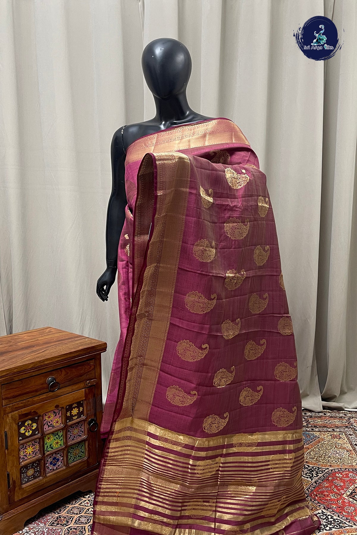 Snuf Semi Tussar Saree With Zari Buttas Pattern