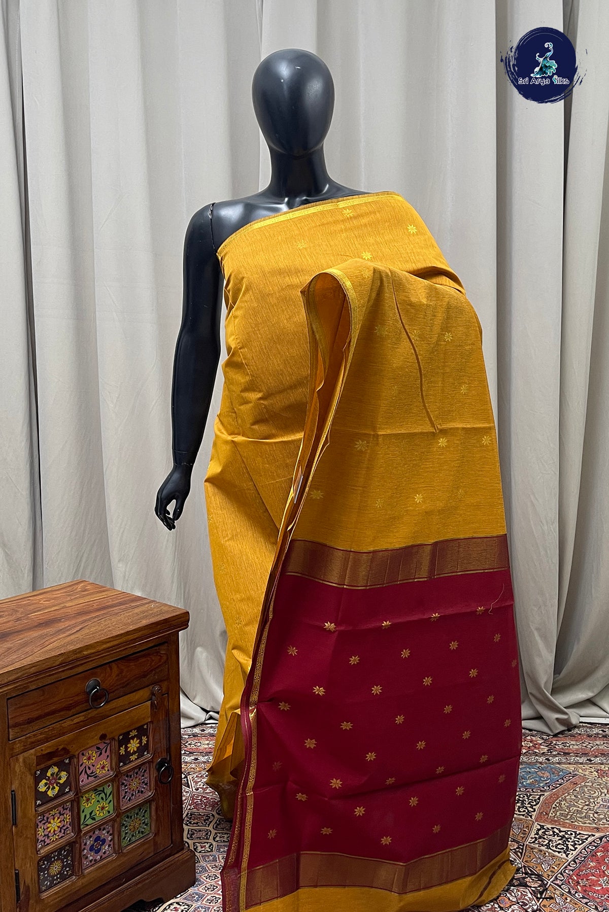 Yellow Maheswari Silk Cotton Saree With Zari Buttas Pattern