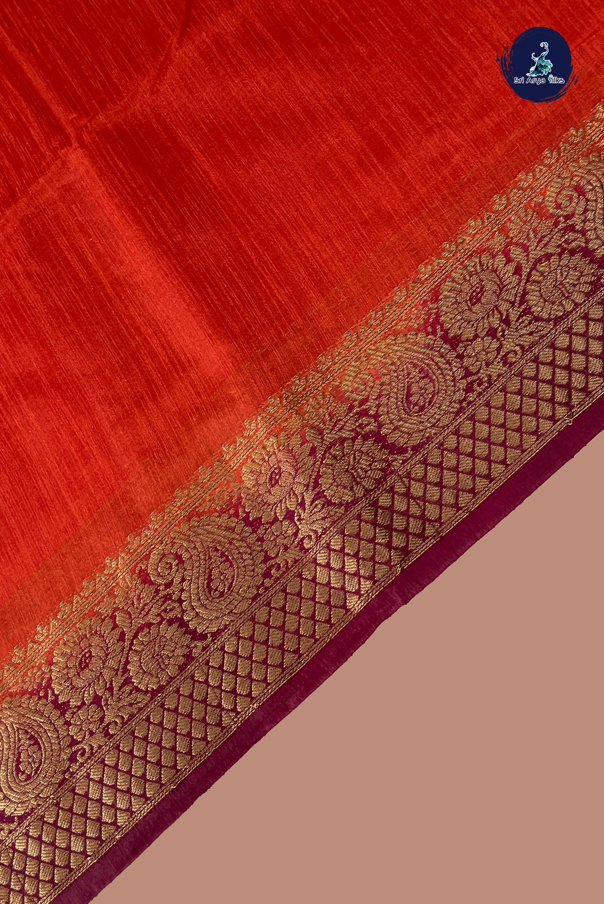 Rust Raw Silk Saree With Plain Pattern