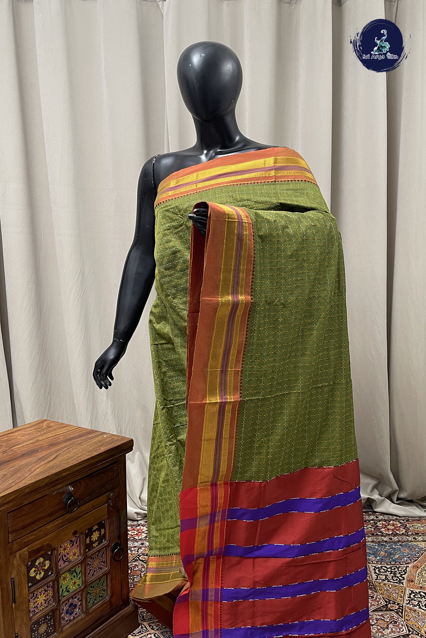 Mehendi Green Cotton Saree With Thread Work Pattern