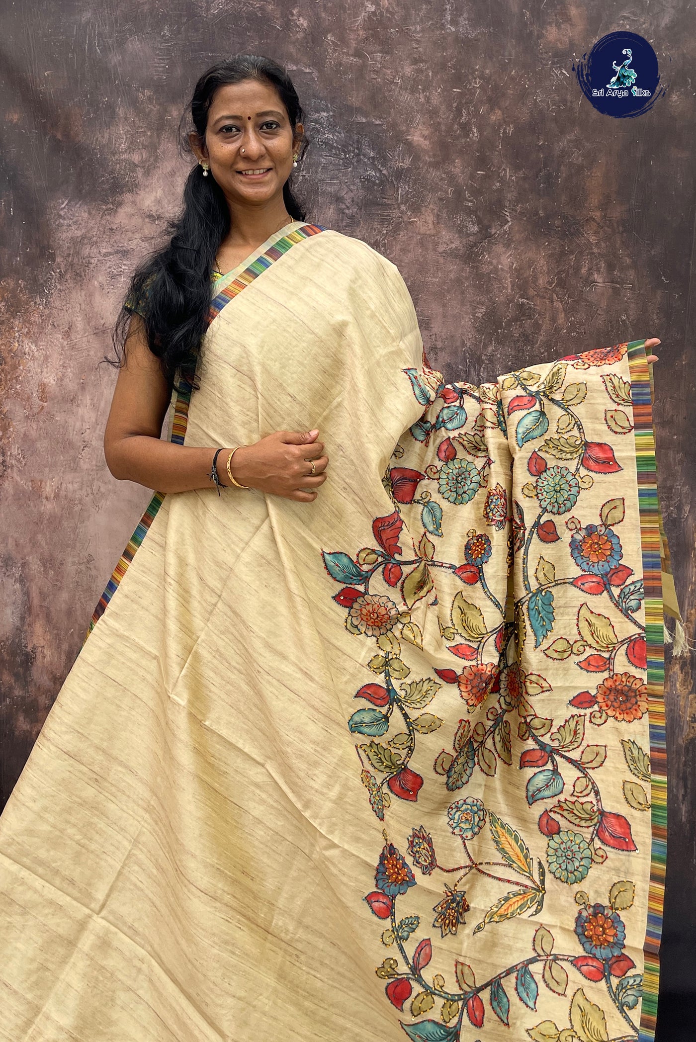 Ivory Tussar Saree With Kalamkari Pattern
