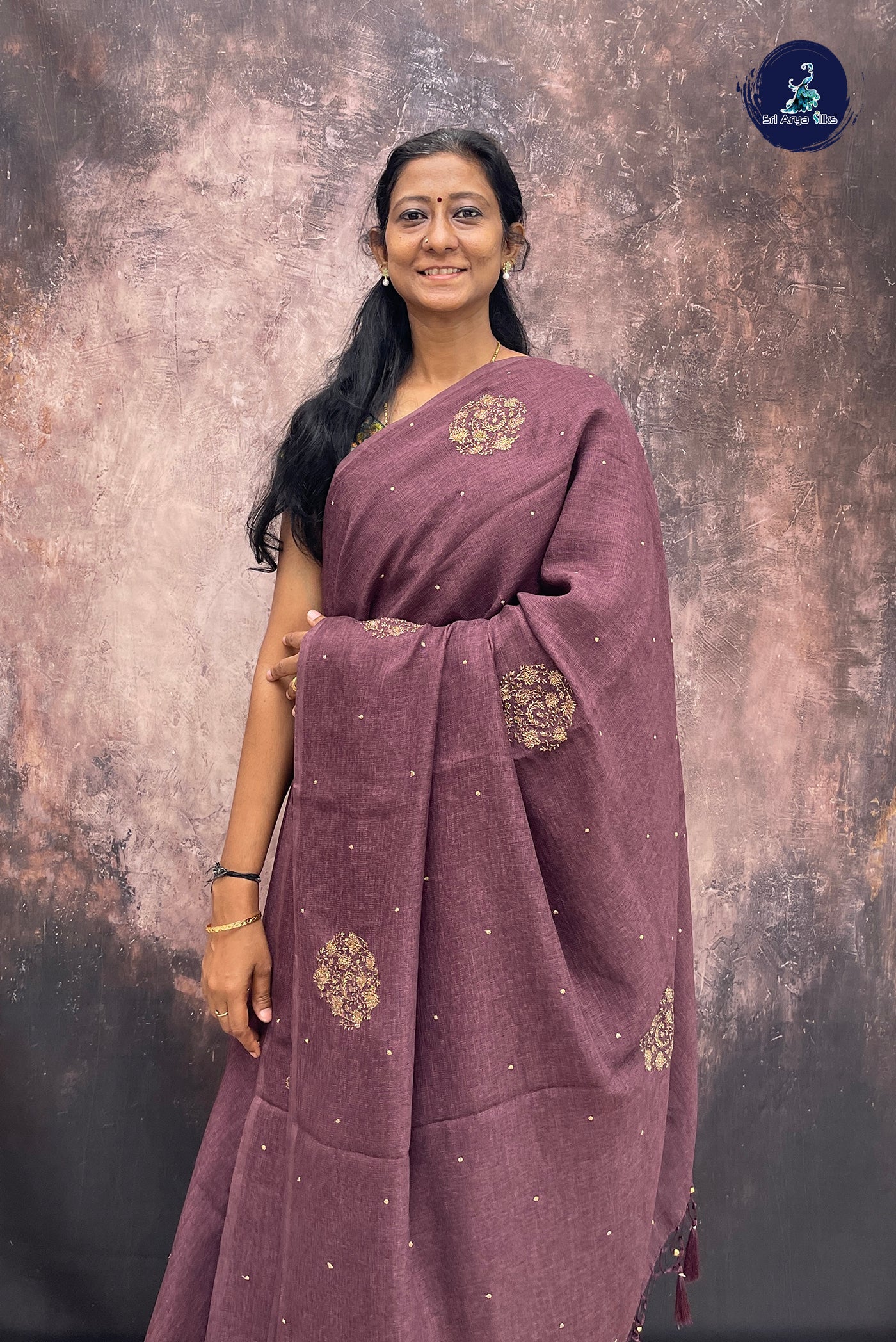 Burgundy Jute Saree With Embroidery Pattern