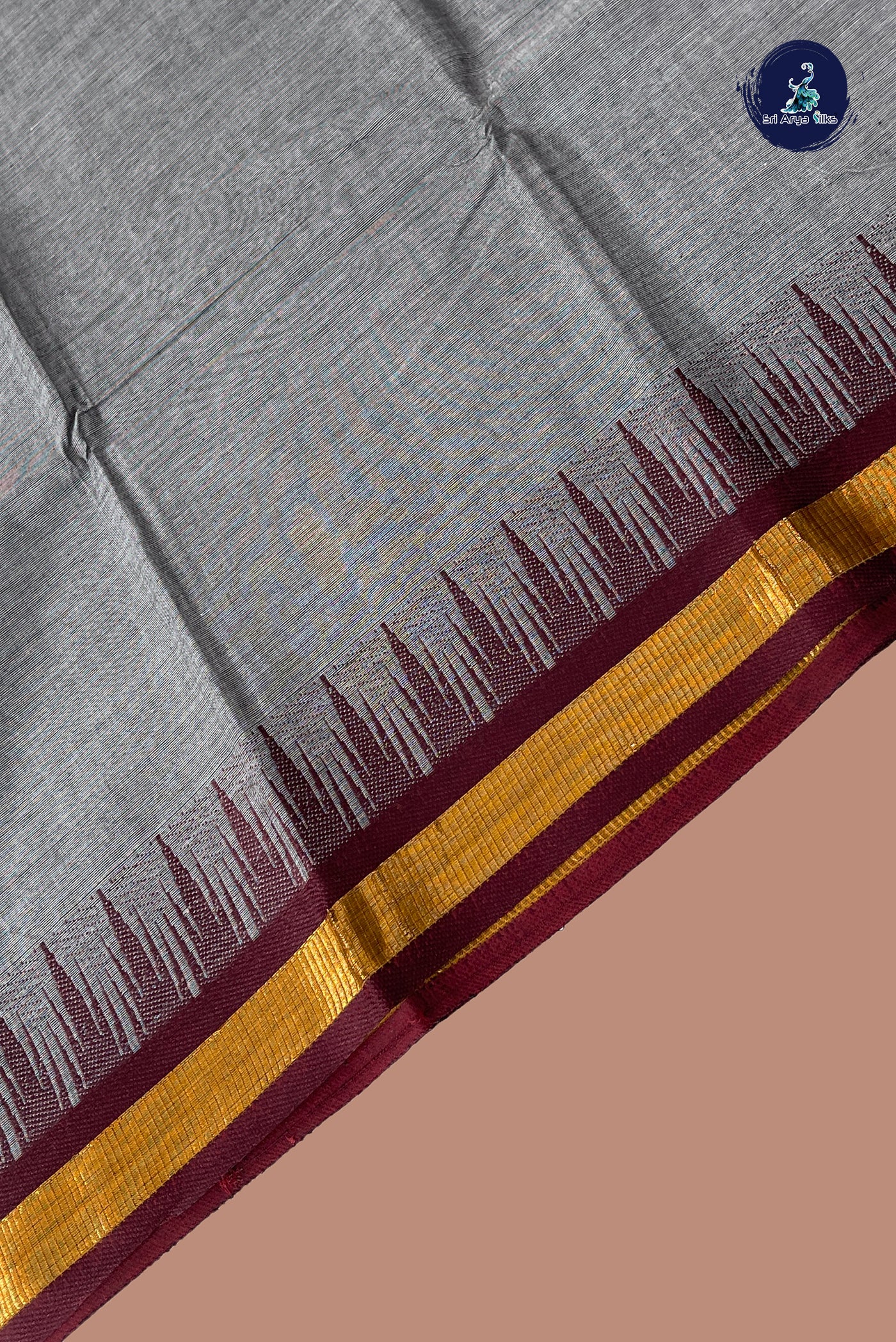 Grey Cotton Saree With Plain Pattern