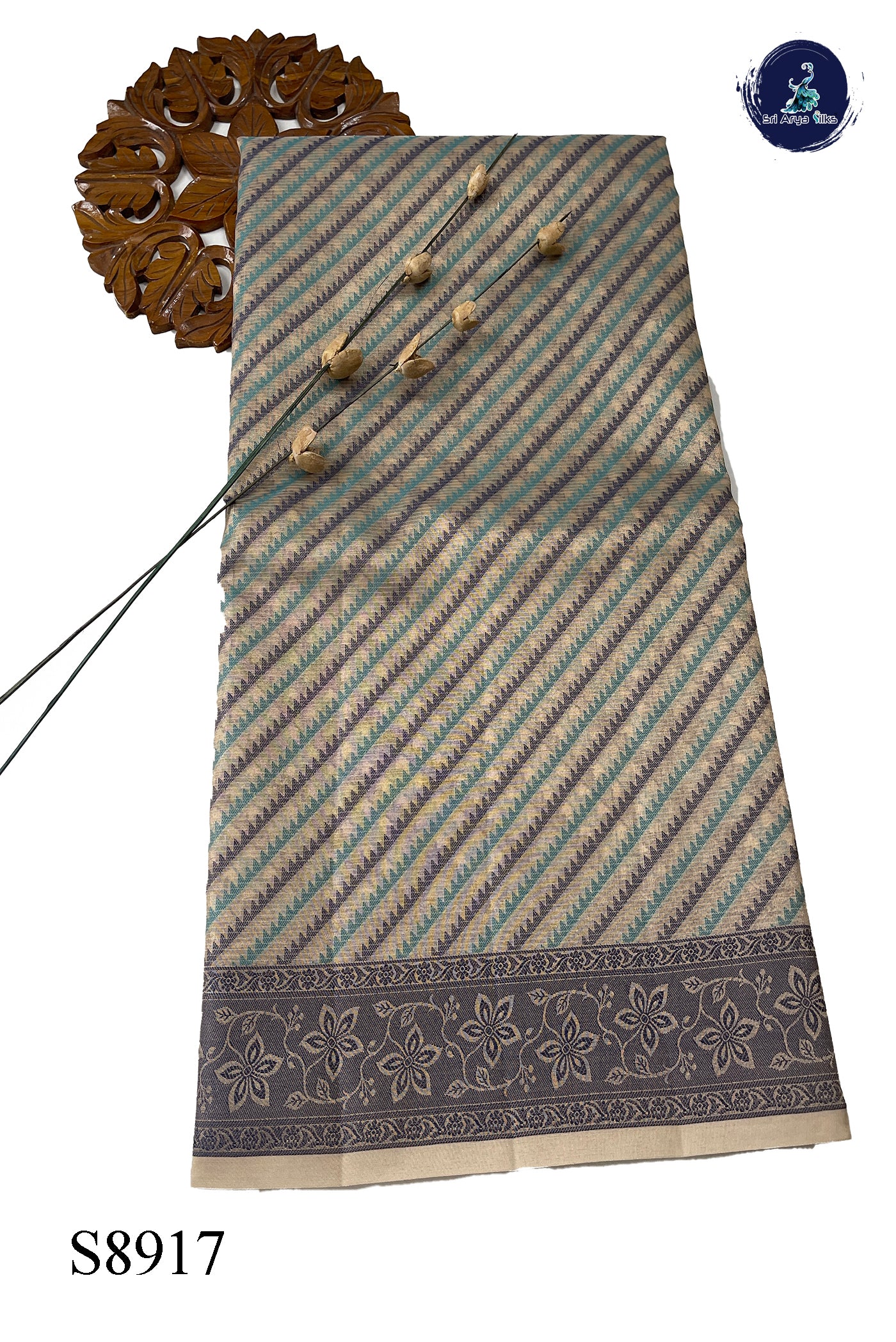 Gold Tissue Banarasi Saree With Thread Work Pattern