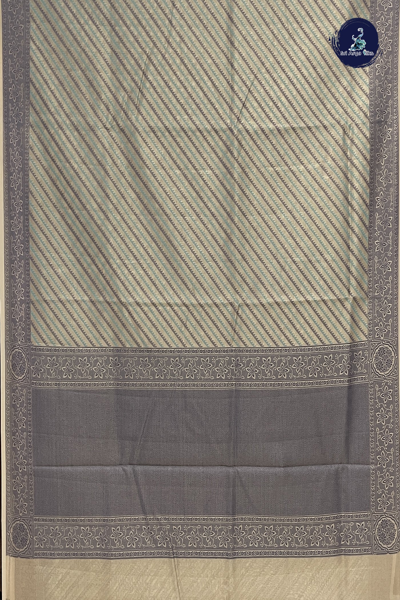 Gold Tissue Banarasi Saree With Thread Work Pattern