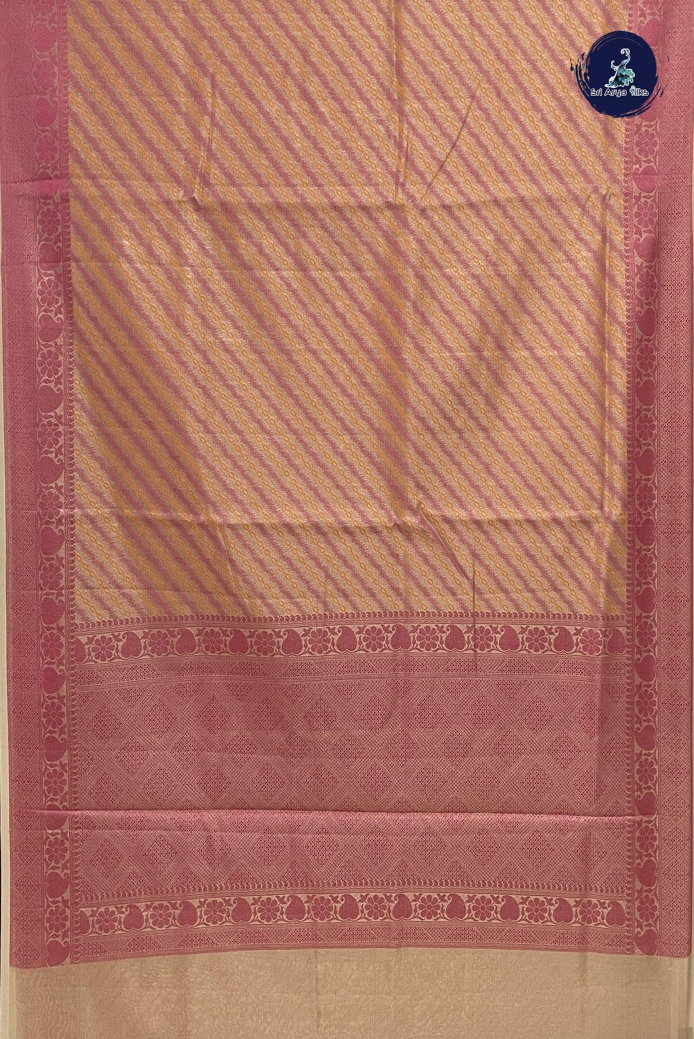 Gold Tissue Banarasi Saree With Thread Work Pattern