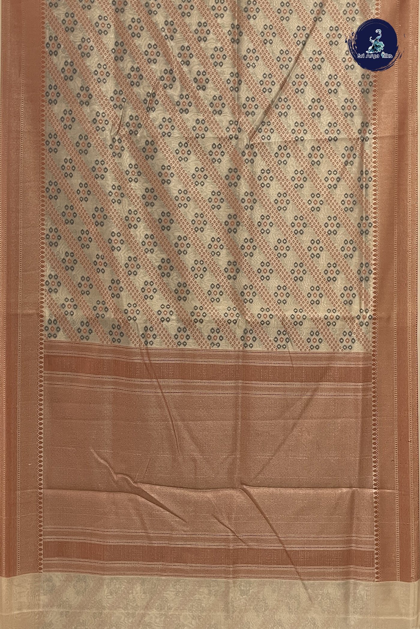 Gold Tissue Banarasi Saree With Thread Work Pattern