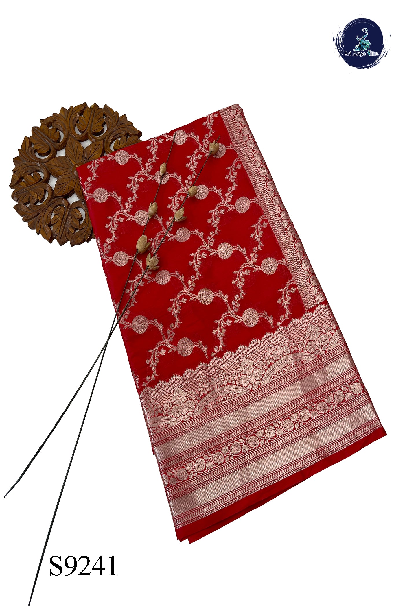 Red Semi Banarasi Saree With Zari Woven Pattern