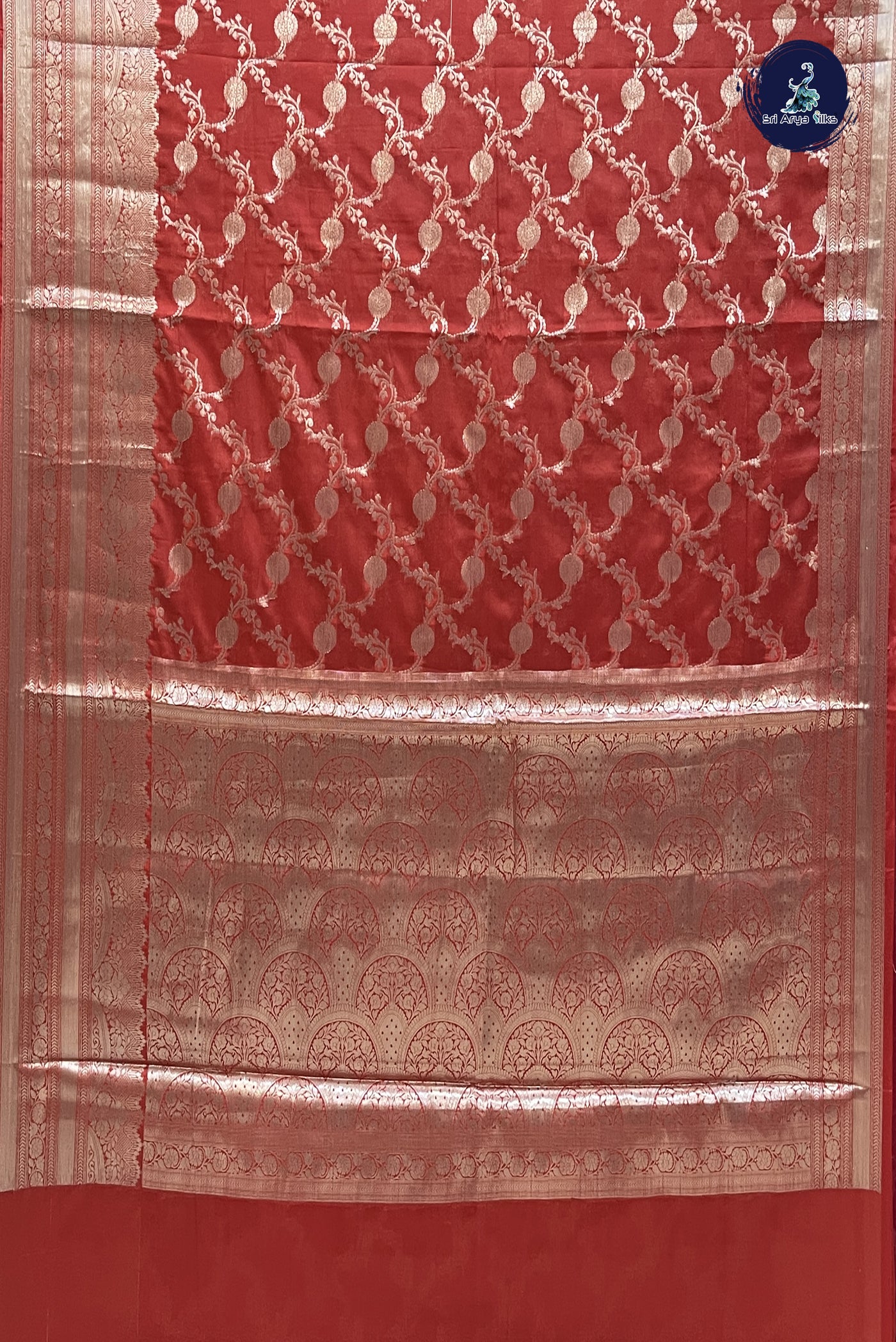 Red Semi Banarasi Saree With Zari Woven Pattern