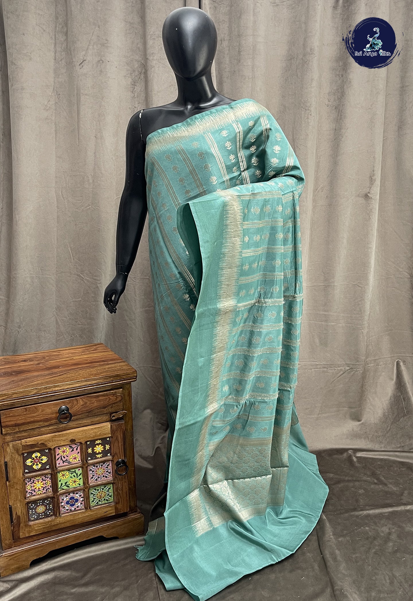 Emerald Green Semi Raw Silk Saree With Zari Woven Pattern
