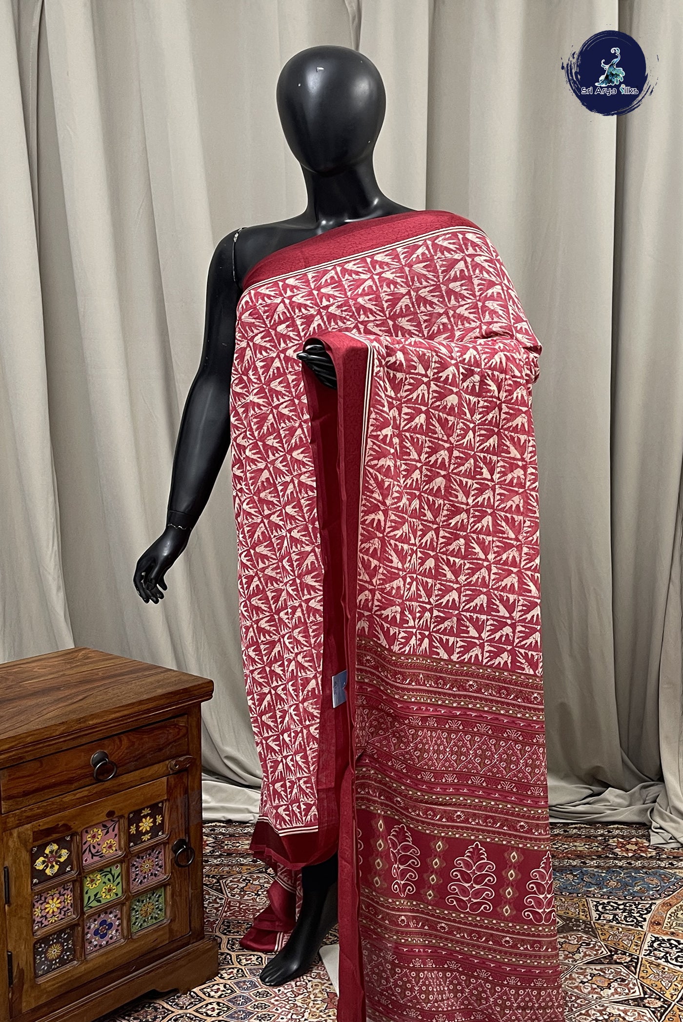 Reddish pink Chiffon Saree With Printed Pattern