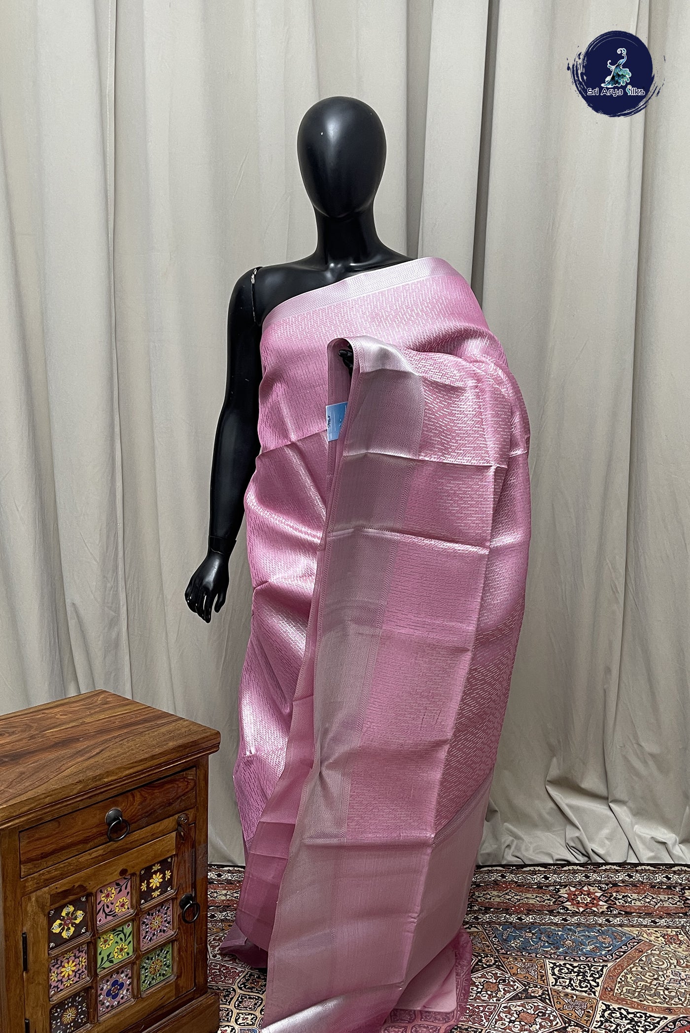 Light Pink Tissue Banarasi Saree With Tissue Brocade Pattern