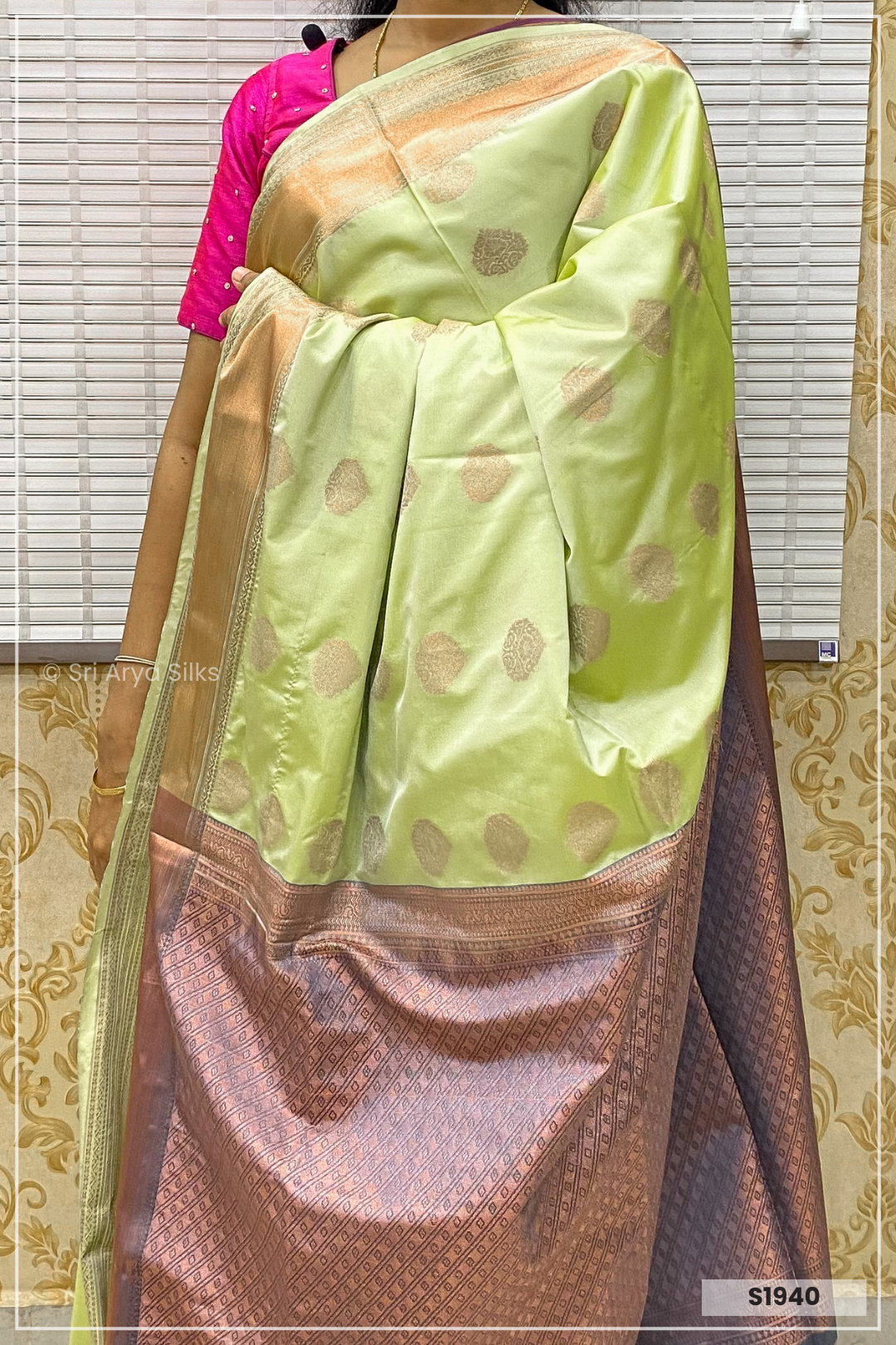 Pista Green Jacquard Handloom Weaving Silk Saree, 6 m (with blouse piece)  at Rs 675 in Surat